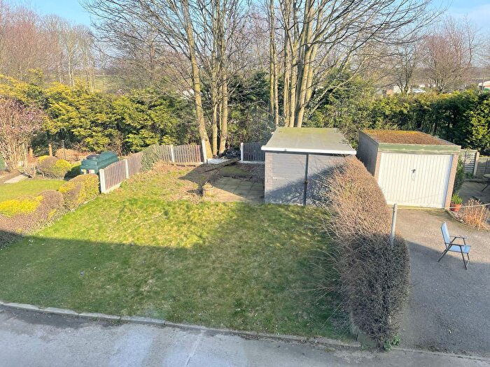2 Bedroom End Of Terrace House For Sale In West Park Terrace, Darrington, Pontefract, WF8