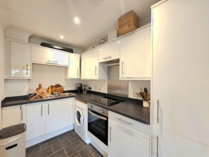 1 Bedroom Flat To Rent In Hook Road, Ampfield, Romsey, SO51