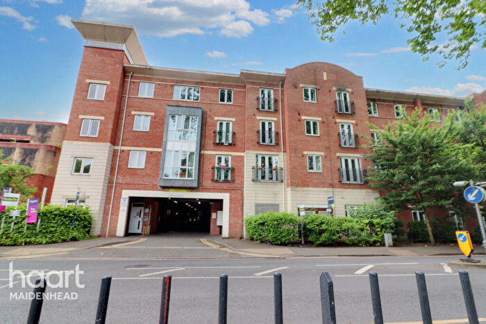 2 Bedroom Apartment For Sale In Grenfell Road, Maidenhead, SL6