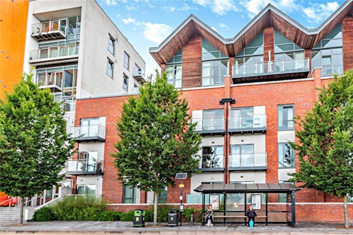1 Bedroom Apartment To Rent In Park Way, Newbury, Berkshire, RG14