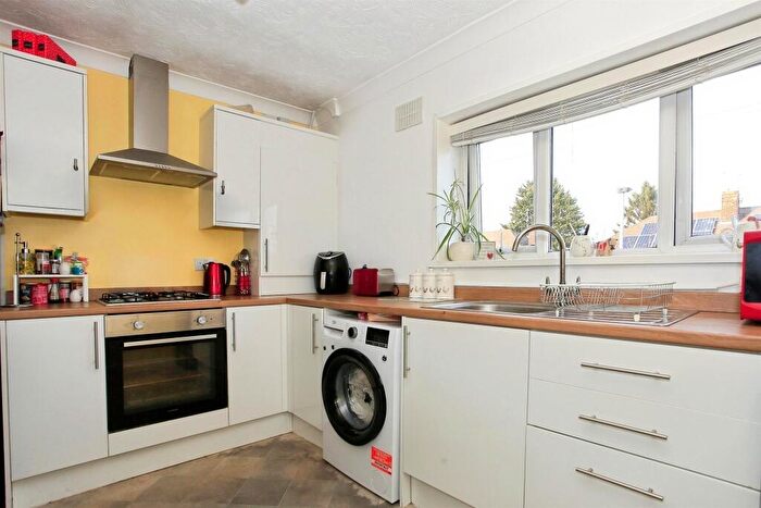 1 Bedroom House For Sale In Cherrytree Grove, Peterborough, PE1