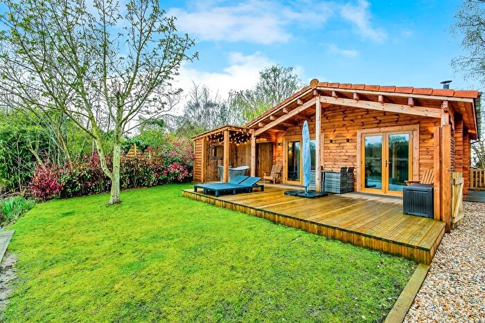 1 Bedroom Lodge For Sale In Sleaford Road, Tattershall, Lincoln, LN4
