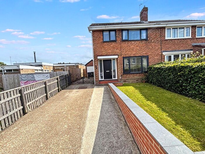 3 Bedroom Semi-detached House For Sale In Oval Park, Spennymoor, DL16