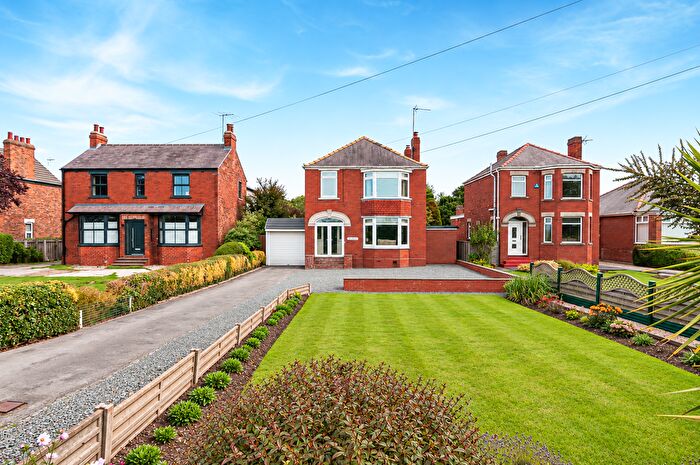 3 Bedroom Detached House For Sale In Hull Road, Woodmansey, Beverley, HU17