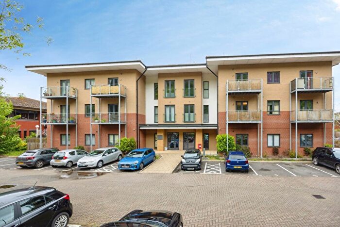1 Bedroom Flat For Sale In Weyside Park, Catteshall Lane, Godalming, Surrey, GU7