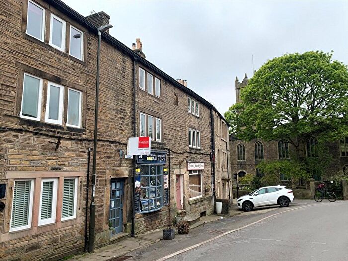 2 Bedroom House For Sale In Church Street, Hayfield, High Peak, Derbyshire, SK22