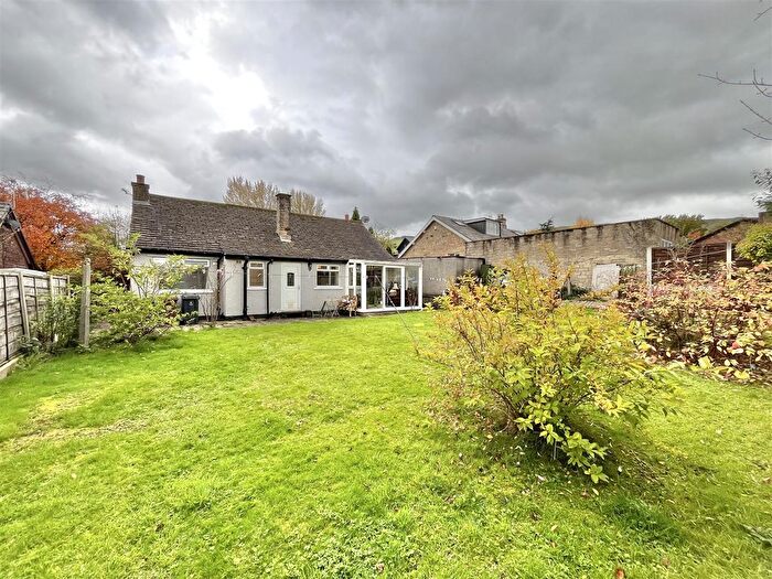 3 Bedroom Detached Bungalow For Sale In Simmondley Lane, Glossop, SK13