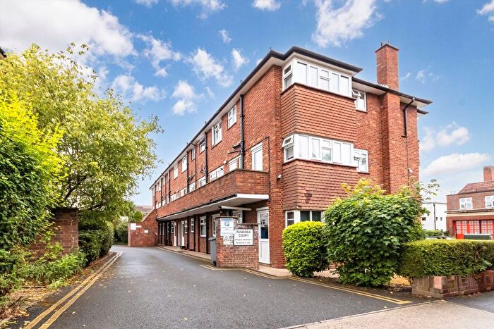 3 Bedroom Maisonette To Rent In Ewell Road, Surbiton, KT6