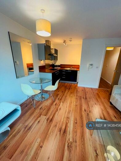 1 Bedroom Flat To Rent In Mann Island, Liverpool, L3