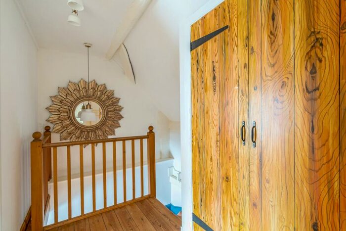 2 Bedroom Cottage To Rent In Swan Street Kingsclere, RG20