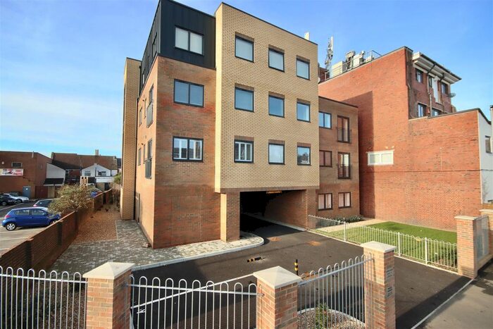 2 Bedroom Flat To Rent In Stubbington Avenue, Portsmouth, PO2