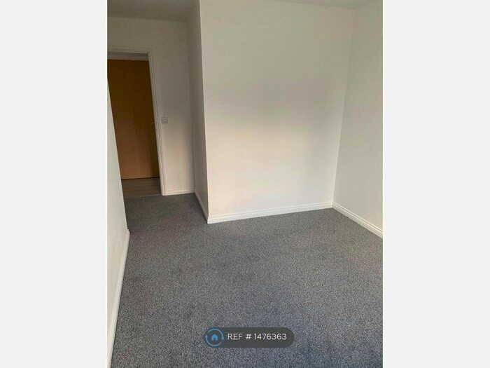 2 Bedroom Flat To Rent In Maple Court, Seacroft, Leeds, LS14