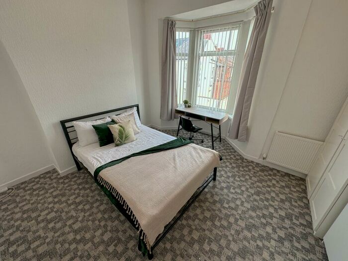 3 Bedroom House To Rent In Adelaide Road, L7