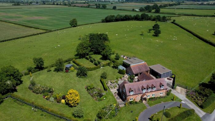 4 Bedroom Detached House For Sale In Horton-Cum-Studley, Oxfordshire, OX33