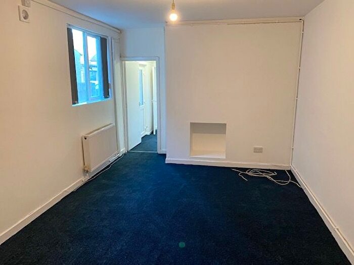 1 Bedroom Flat To Rent In Connaught Road, Roath, Cardiff, CF24