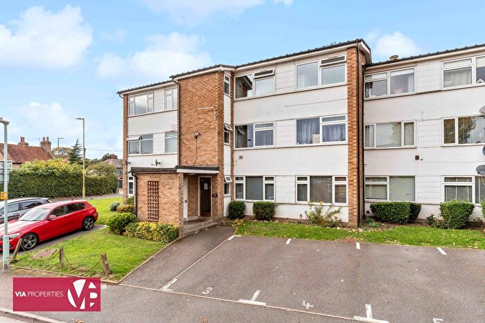 2 Bedroom Flat To Rent In High Road, Broxbourne, EN10