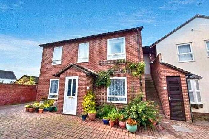 4 Bedroom Detached House For Sale In Pound Close, Topsham, EX3