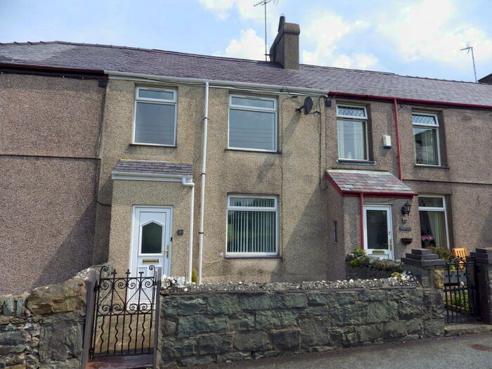 3 Bedroom Terraced House To Rent In Tai Crawia, Llanrug, Caernarfon, LL55