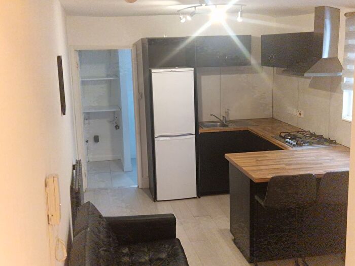 2 Bedroom Flat To Rent In Vicarage Lane, London, E15