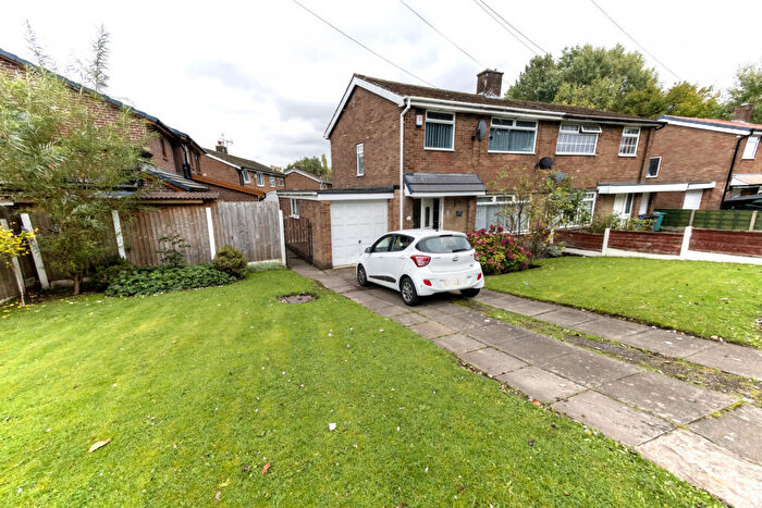 3 Bedroom Semi-Detached House For Sale In Falmer Close, Manchester, M18