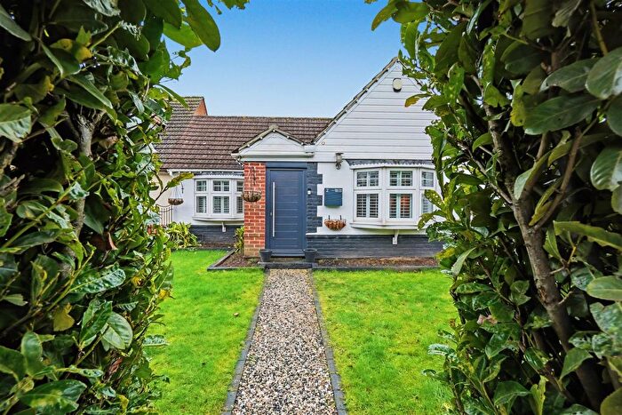 3 Bedroom Semi Detached Bungalow For Sale In Blind Lane, Bredhurst, Gillingham, ME7