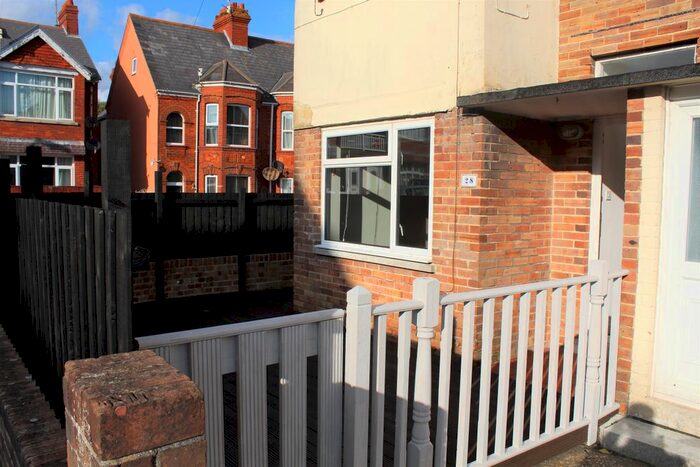 3 Bedroom Flat To Rent In Essex Road, Weymouth DT4