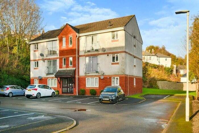 3 Bedroom Apartment To Rent In Curlew Mews, Plymouth, PL3