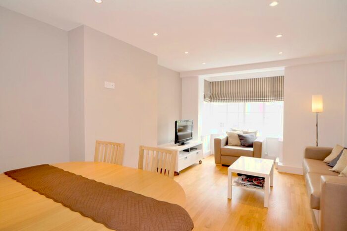 2 Bedroom Flat To Rent In Park Road, Marylebone, London, NW1