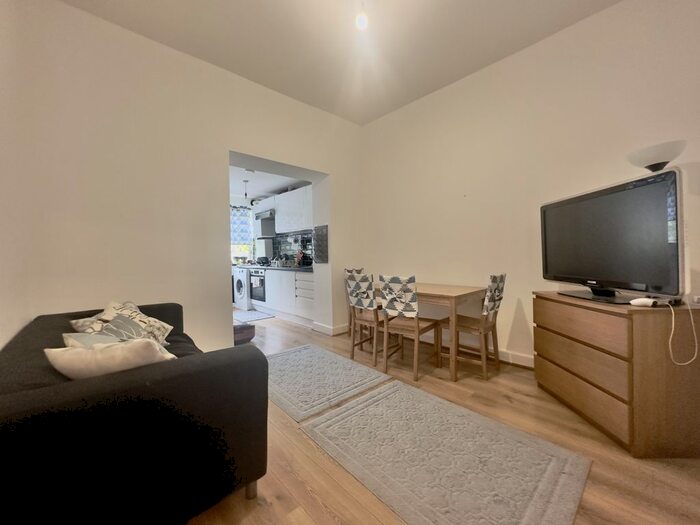 2 Bedroom Flat To Rent In Parkfield Road, London, SE14