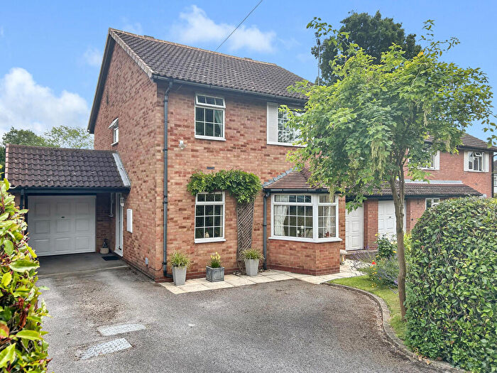 4 Bedroom Detached House For Sale In Sambourn Close, Solihull, B91