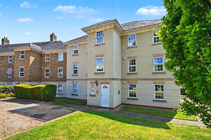 2 Bedroom Apartment To Rent In Scholars Court, Derngate, NN1