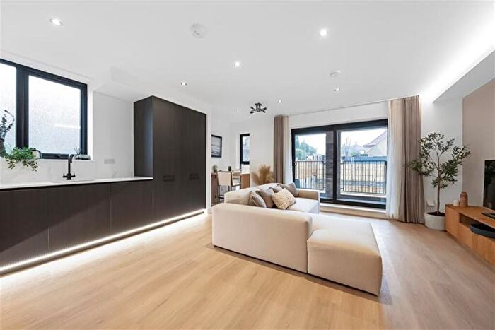 2 Bedroom Property For Sale In Lambeth, SE19