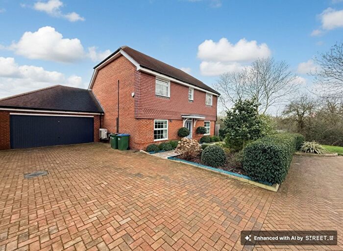 4 Bedroom Detached House For Sale In Hillyfield, Billingshurst, RH14