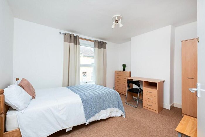 3 Bedroom Terraced House To Rent In South View Road, Bath, BA2