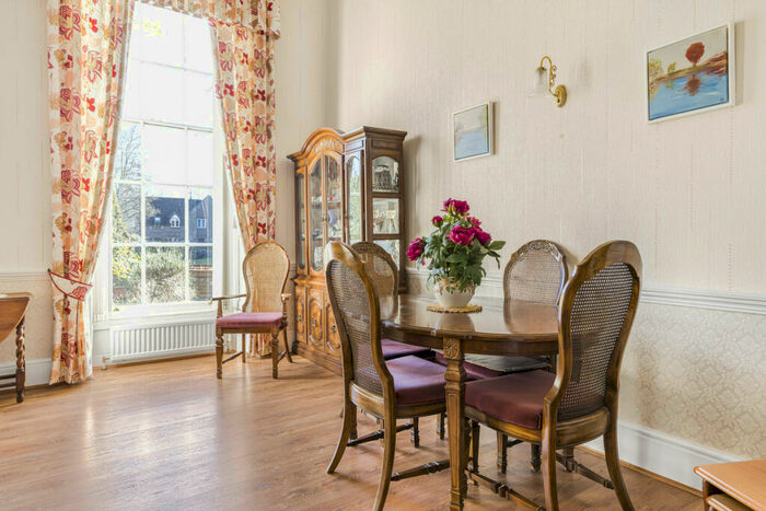 1 Bedroom Apartment For Sale In Kings End, Bicester, OX26