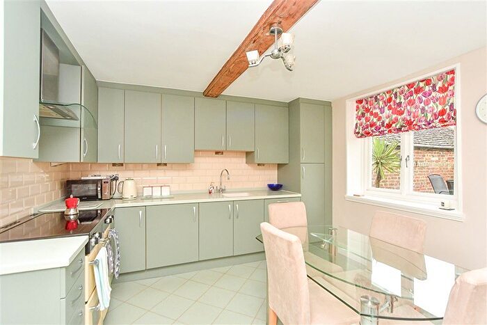 4 Bedroom Town House For Sale In Prospect Row, Gillingham, Kent, ME7