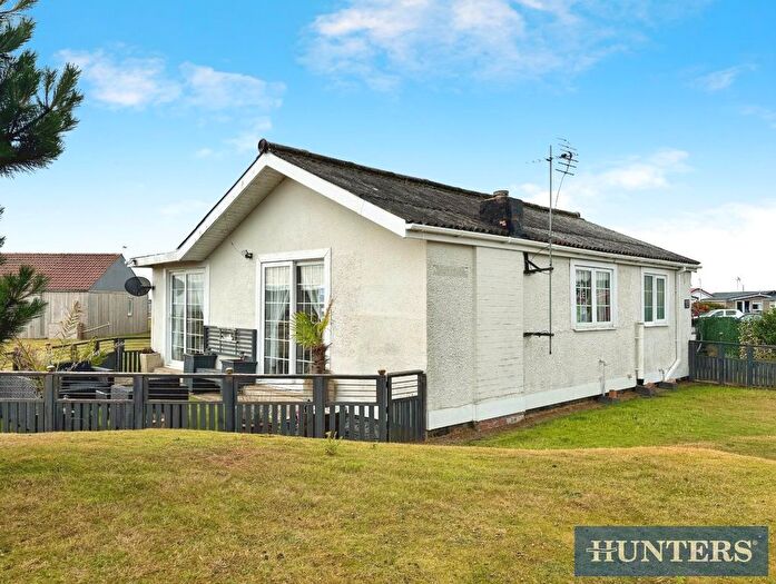 3 Bedroom Chalet For Sale In First Avenue, South Shore, Wilsthorpe, Bridlington, YO15