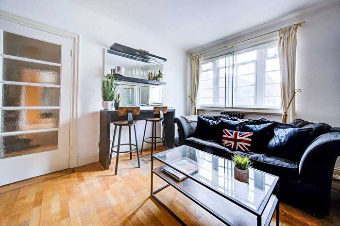 1 Bedroom Flat To Rent In Pembroke Road, Kensington, London, W8