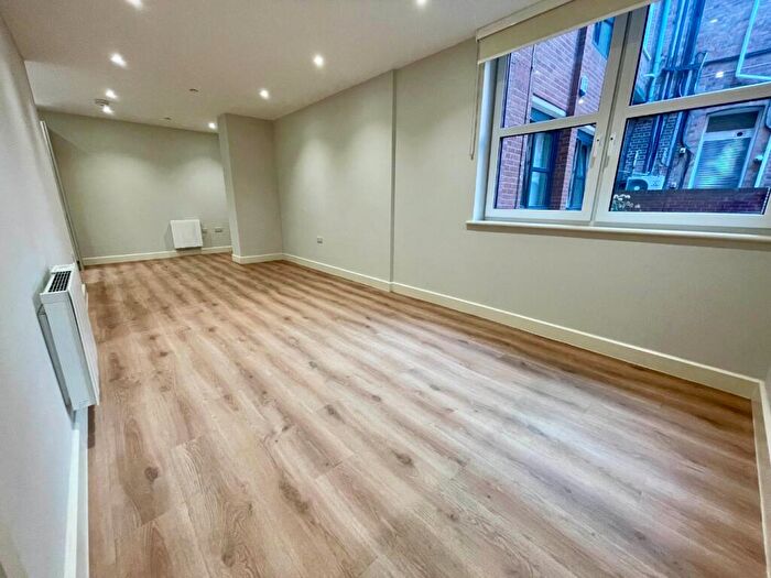 2 Bedroom Flat To Rent In Richmond House, - Richmond Hill, Bournemouth, Dorset, BH2