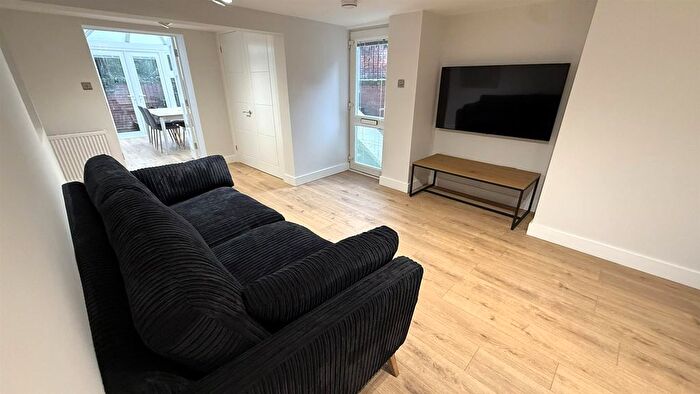 2 Bedroom Flat To Rent In Marlborough Road, Sale, M33