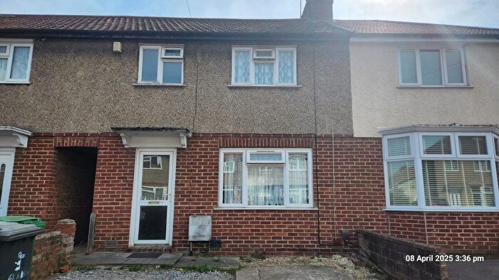 3 Bedroom Terraced House To Rent In Glanmor Road, Slough, SL2