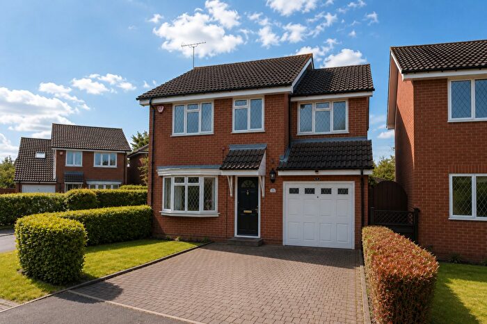 4 Bedroom Detached House For Sale In Beverley Gardens, Welwyn Garden City, AL7