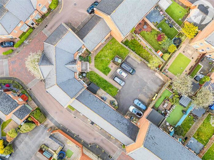 2 Bedroom Flat For Sale In Empire Walk, Greenhithe, Kent, DA9