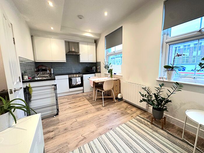1 Bedroom Flat To Rent In Seven Sisters Road, Holloway, London, N7