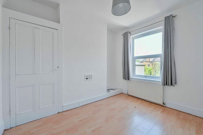 4 Bedroom Terraced House To Rent In Hollydale Road, Nunhead, London, SE15