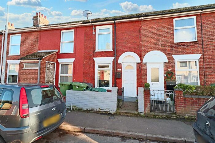 2 Bedroom Terraced House For Sale In Lower Cliff Road, Gorleston, Great Yarmouth, NR31