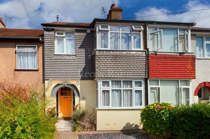 4 Bedroom Terraced House To Rent In Rollo Road, Hextable, Swanley, Kent, BR8