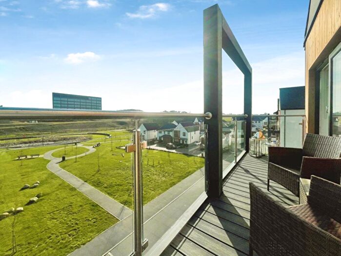 2 Bedroom Penthouse To Rent In Barrington Way, Leeds, West Yorkshire, LS15
