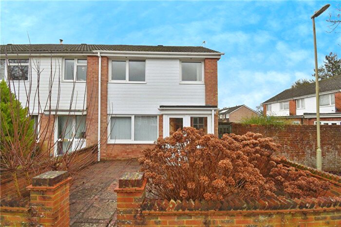 3 Bedroom End Of Terrace House For Sale In Pinewood Close, Romsey, Hampshire, SO51