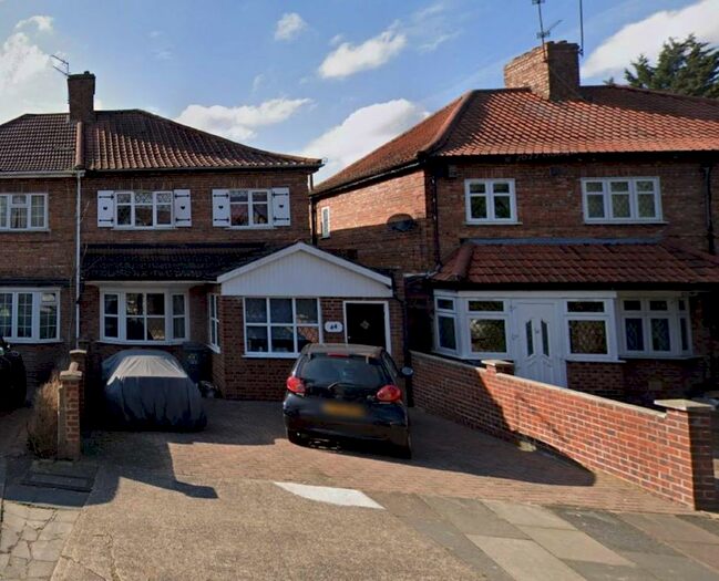 3 Bedroom Terraced House To Rent In Jersey Road, Hounslow, TW5